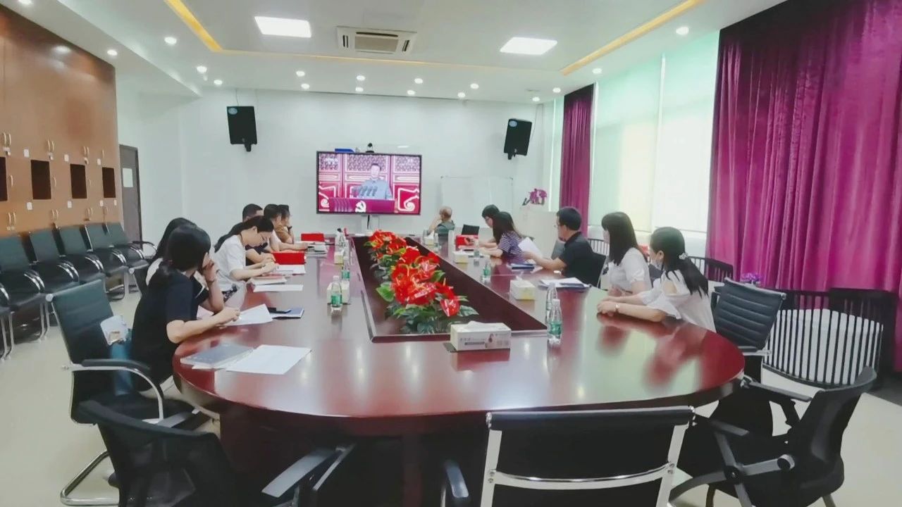 02-贝博BB(中国)有限公司官网化学党支部党员干部观看庆祝大会