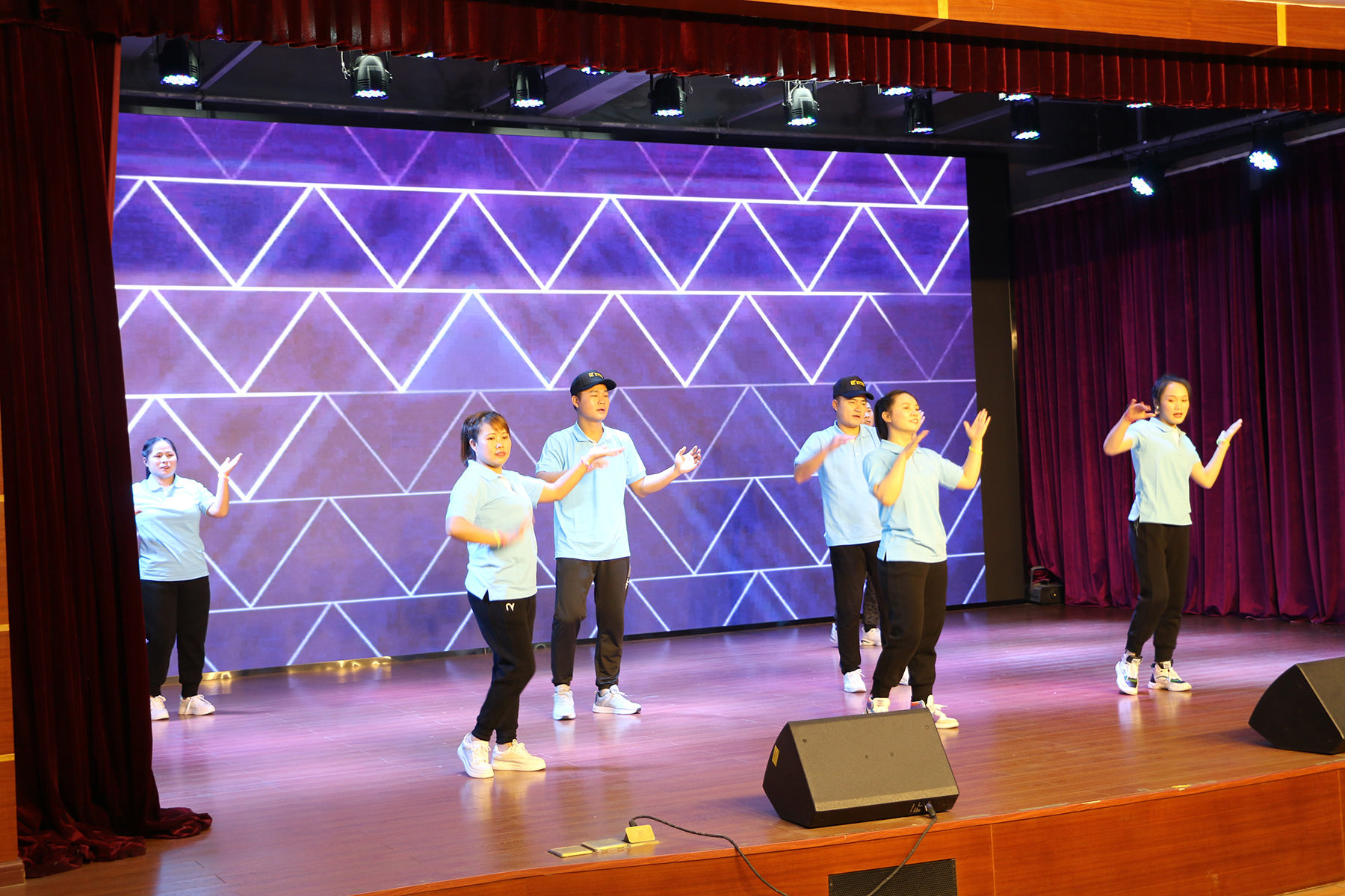 2021年贝博BB(中国)有限公司官网化学迎新联欢晚会《笑纳》